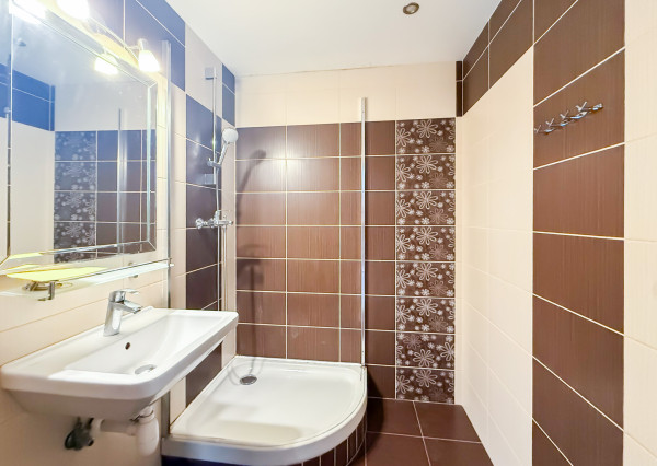 Ponúkame veľký 3-izb. byt na KVP s čiastočnou rekonštrukciou