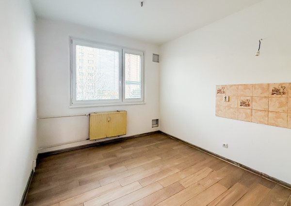 Ponúkame veľký 3-izb. byt na KVP s čiastočnou rekonštrukciou