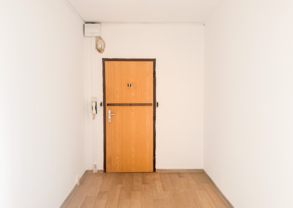 Ponúkame veľký 3-izb. byt na KVP s čiastočnou rekonštrukciou