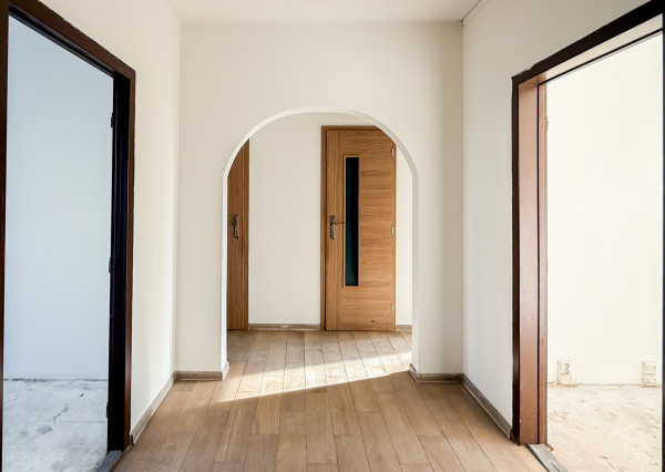 Ponúkame veľký 3-izb. byt na KVP s čiastočnou rekonštrukciou