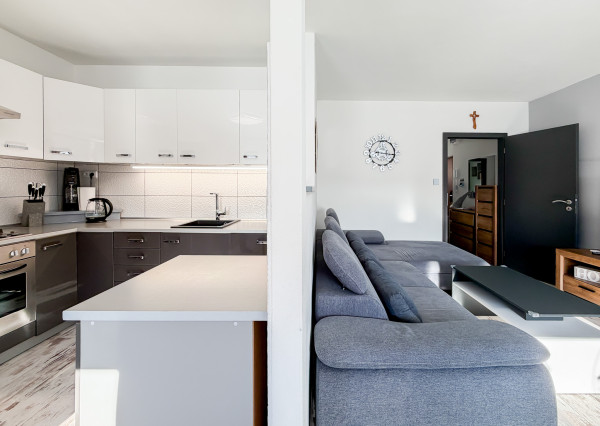 3 izbový Pražák 71m2 + loggia,  Nad Jazerom - Poludníková