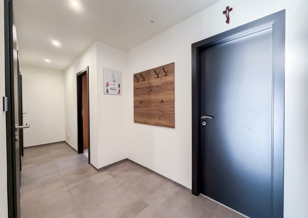 3 izbový Pražák 71m2 + loggia,  Nad Jazerom - Poludníková