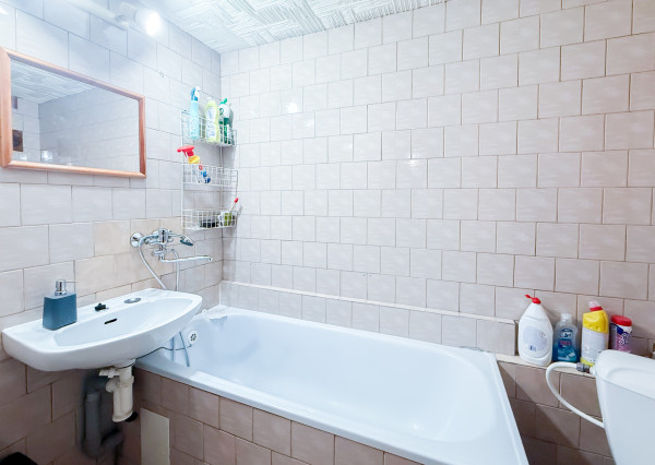 Na predaj 3-izbový byt na Jazere, pražský typ