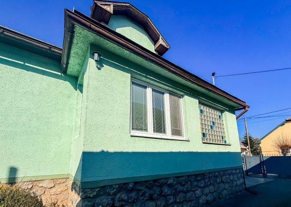 Na predaj rodinný dom v Moldave n.B. pre dve rodiny