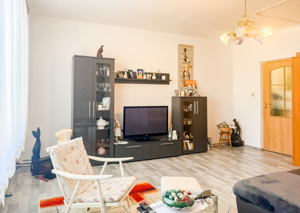 Na predaj rodinný dom v Moldave n.B. pre dve rodiny