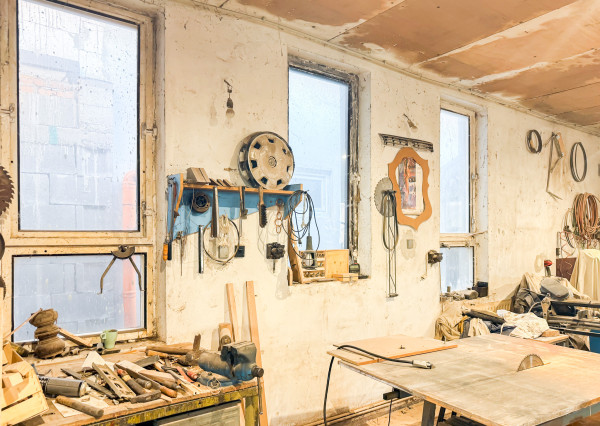 Na predaj malá priemyselná budova v okolí Košíc