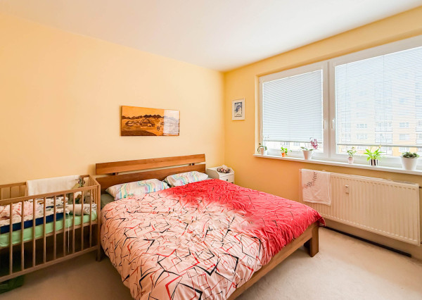 Na predaj priestranný  3-izb. byt na Ťahanovciach s balkónom