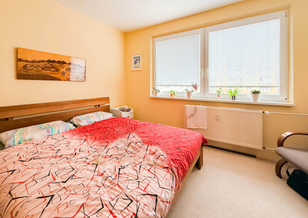 Na predaj priestranný  3-izb. byt na Ťahanovciach s balkónom