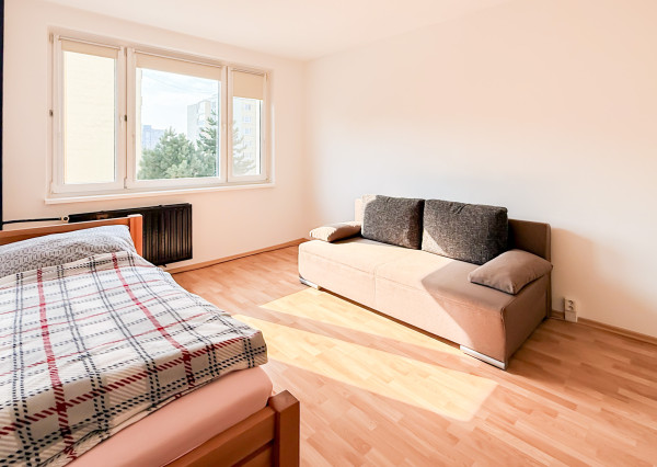 Na predaj priestranný 2-izb. byt po kompletnej rekonštrukcii