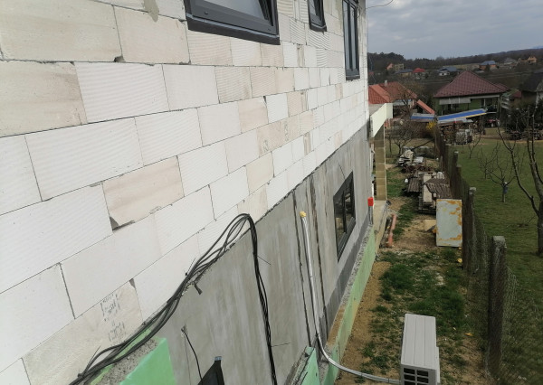 Novostavba RD v centre obce Šemša