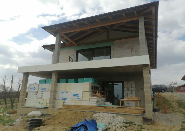 Novostavba RD v centre obce Šemša