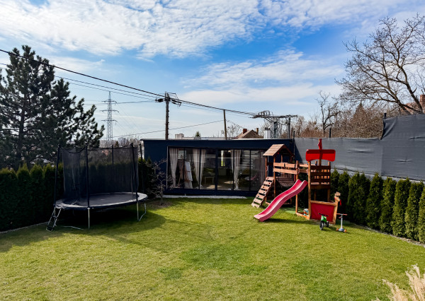 Ponúkame prémiový dom s bazénom v Košiciach