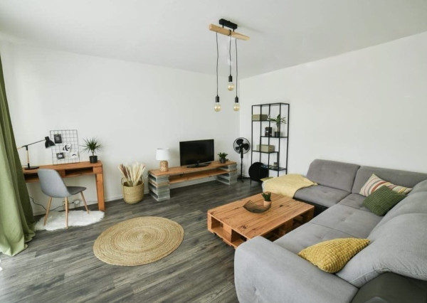 Na prenájom priestranný 1-izb.byt s loggiou po rekonštrukcii