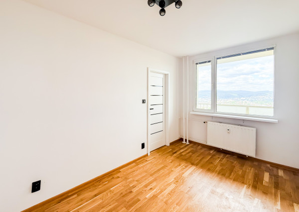 Na predaj 2-izb. byt po novej rekonštrukcii, pražský typ