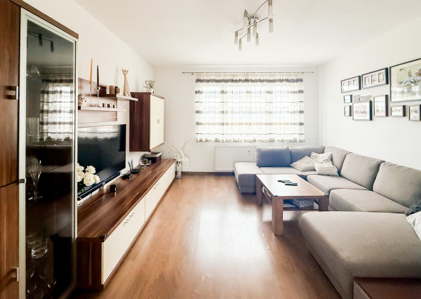 Na predaj veľký 3-izbový byt po rekonštrukcii na KVP