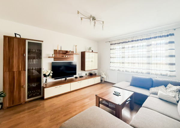 Na predaj veľký 3-izbový byt po rekonštrukcii na KVP