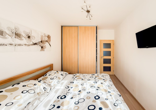 Na predaj veľký 3-izbový byt po rekonštrukcii na KVP