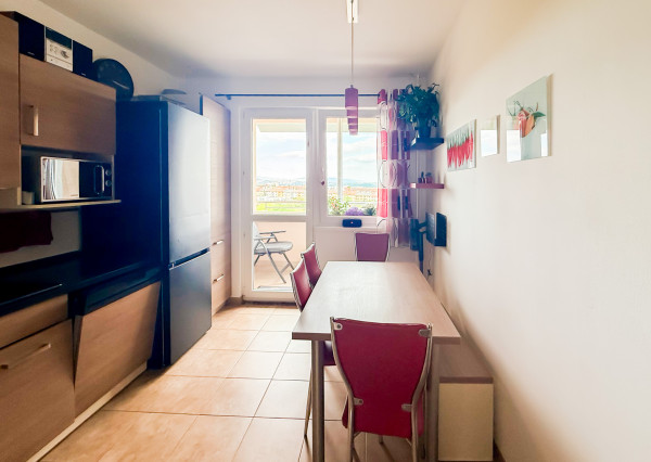 Na predaj veľký 3-izbový byt po rekonštrukcii na KVP