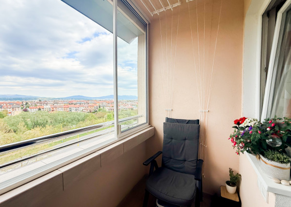 Na predaj veľký 3-izbový byt po rekonštrukcii na KVP