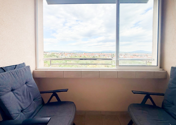 Na predaj veľký 3-izbový byt po rekonštrukcii na KVP