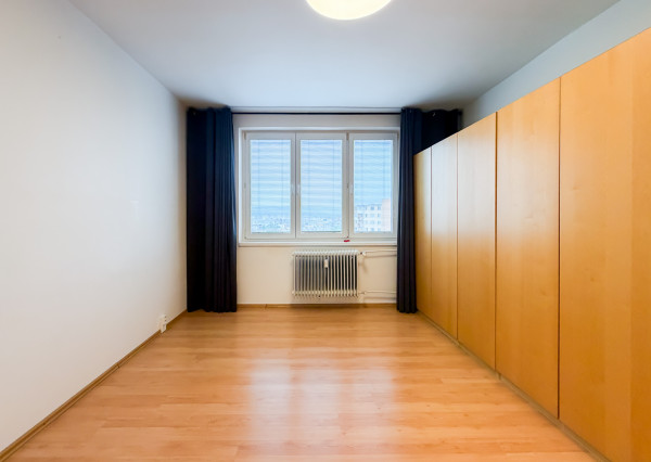 Na predaj veľký 3-izbový byt s balkónom,širšie centrum Košíc