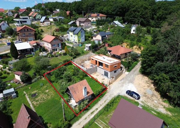 BAŠKA - pozemok so stavebným povolením, len 6 minút od KVP