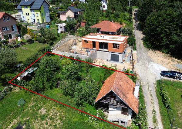 BAŠKA - pozemok so stavebným povolením, len 6 minút od KVP