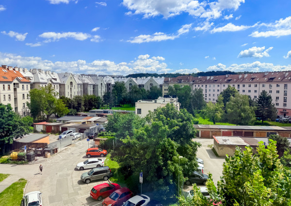 Na predaj 3 izbový byt s loggiou pri Auparku, pražský typ