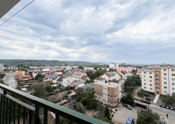 Na predaj 3 izbový byt 74m2, Južná Trieda - širšie centrum