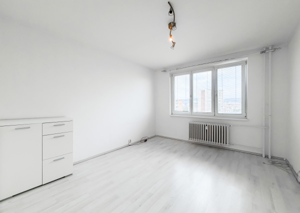 Na predaj 3 izbový byt 74m2, Južná Trieda - širšie centrum
