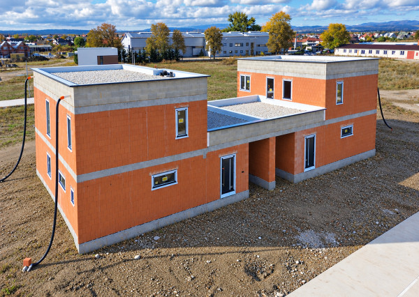 VALALIKY, nová štvrť, všetky IS, 4,5-izbový dom 145m2