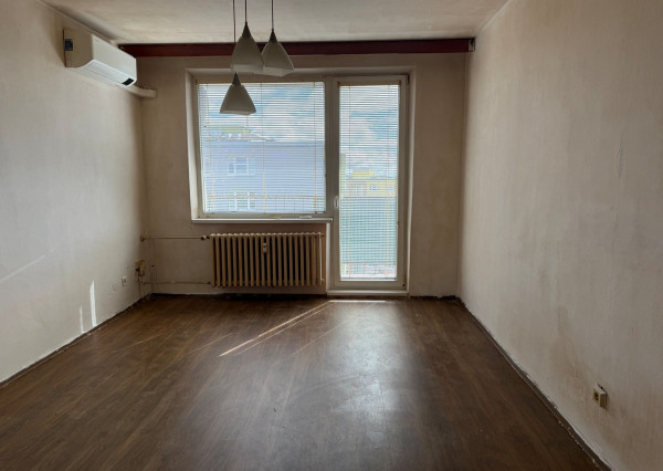 REZERVOVANÉ - 2-izbový byt - Kpt. Jaroša, pôvodný stav, 58m2