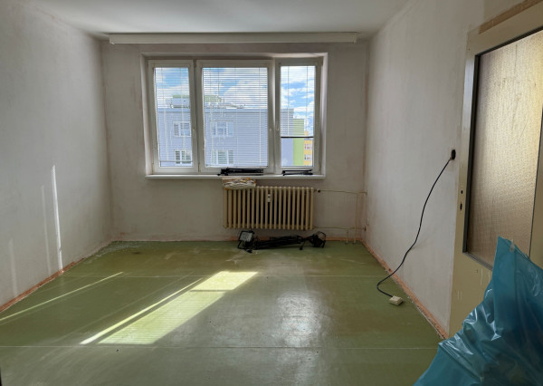 REZERVOVANÉ - 2-izbový byt - Kpt. Jaroša, pôvodný stav, 58m2