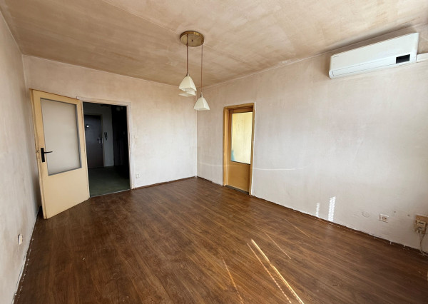 REZERVOVANÉ - 2-izbový byt - Kpt. Jaroša, pôvodný stav, 58m2