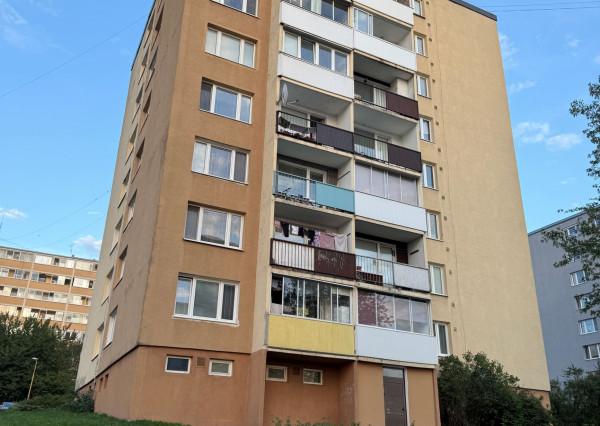 REZERVOVANÉ - 2-izbový byt - Kpt. Jaroša, pôvodný stav, 58m2