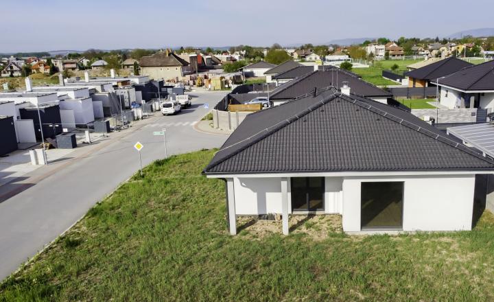 PREDANÉ - Luxusne zariadená novostavba RD NOVÉ MOKRANCE, Pozemok 608m2 - fotografia 4
