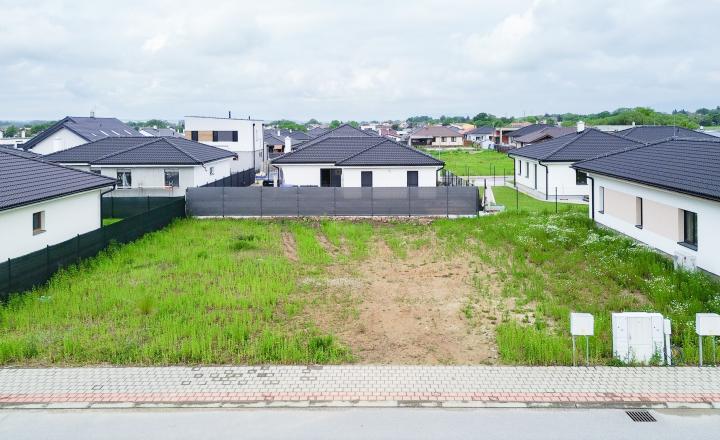 PREDANÉ - NOVÉ MOKRANCE, stavebný pozemok 500m2 - fotografia 1