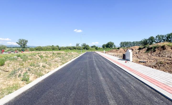 VÝCHODNÉ MOKRANCE, inžinierske siete už postavené I18, 788m2 - fotografia 4