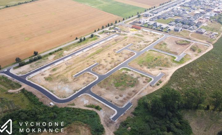 VÝCHODNÉ MOKRANCE, inžinierske siete už postavené I18, 788m2 - fotografia 1