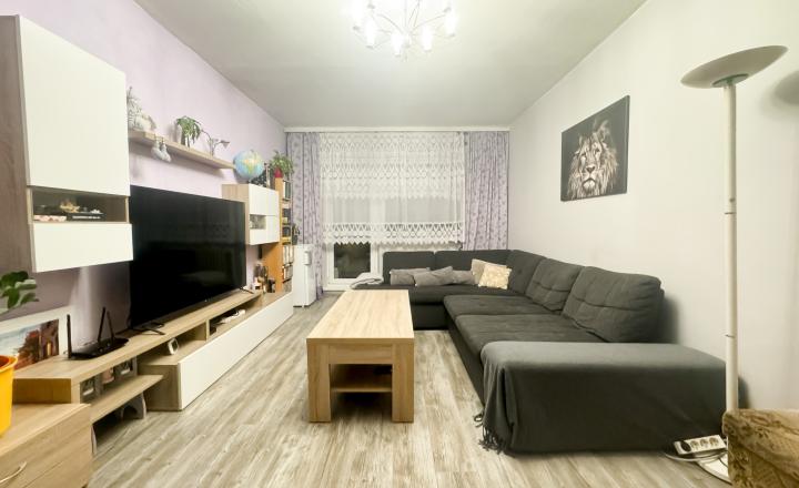 PREDANÉ - 3-izbový byt 82m2 + 2x loggia, po rekonštrukcii - fotografia 3