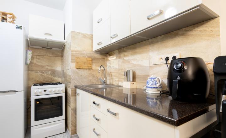 PREDANÉ 1,5 izbový pražský byt 40m2, Krosnianska ul. - fotografia 3
