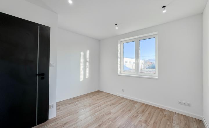 ĎURKOV, novostavba RD na kľúč, pozemok 600m2, komplet IS, TČ - fotografia 14