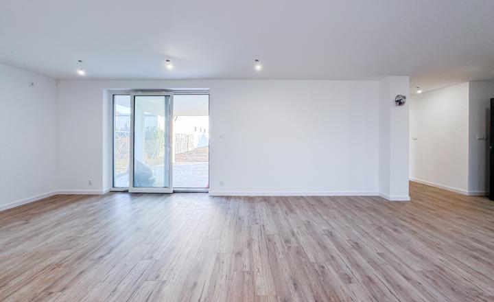 ĎURKOV, novostavba RD na kľúč, pozemok 600m2, komplet IS, TČ - fotografia 9