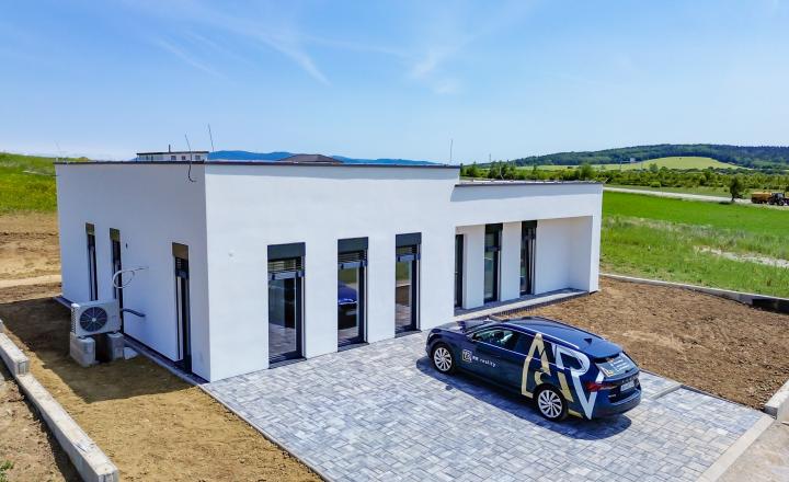 Zariadená luxusná moderná novostavba, Svinia, Prešov len 8km - fotografia 1