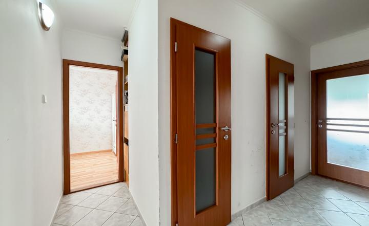PREDANÉ - 3 izbový Pražák 68m2 - Vojenská - fotografia 8