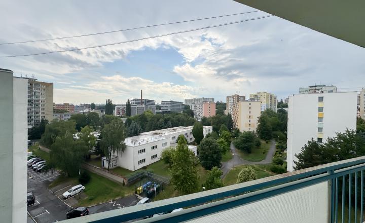 PREDANÉ - 3 izbový Pražák 68m2 - Vojenská - fotografia 12
