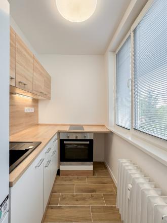 PREDANÉ - 1-izbový byt, TERASA - Tr. SNP, nová rekonštrukcia - fotografia 5