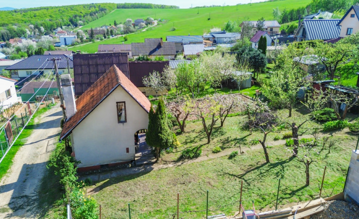 PREDANÉ- BAŠKA - pozemok so stavebným povolením - fotografia 10