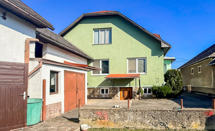 Na predaj rodinný dom v Moldave n.B. pre dve rodiny - fotografia 17