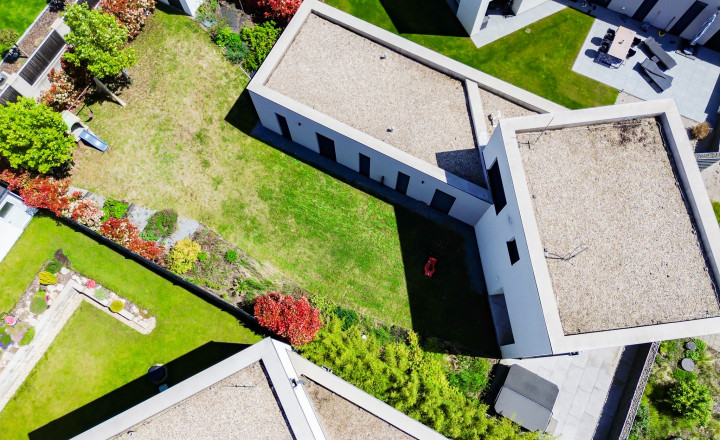 Prémiová smart vila MYSLAVA plná luxusného zariadenia - fotografia 1